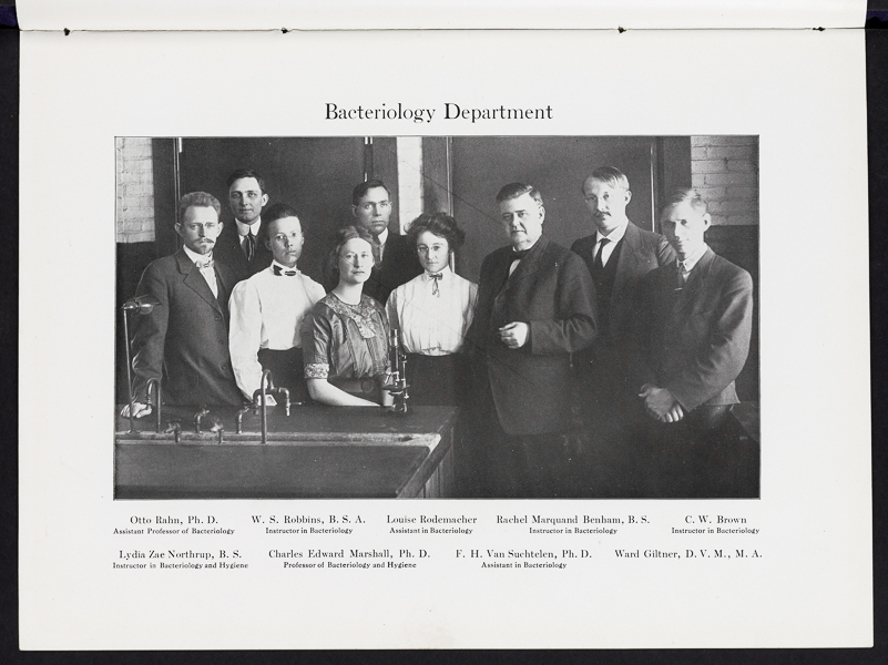 A picture from 1912 showing the Bacteriology department.