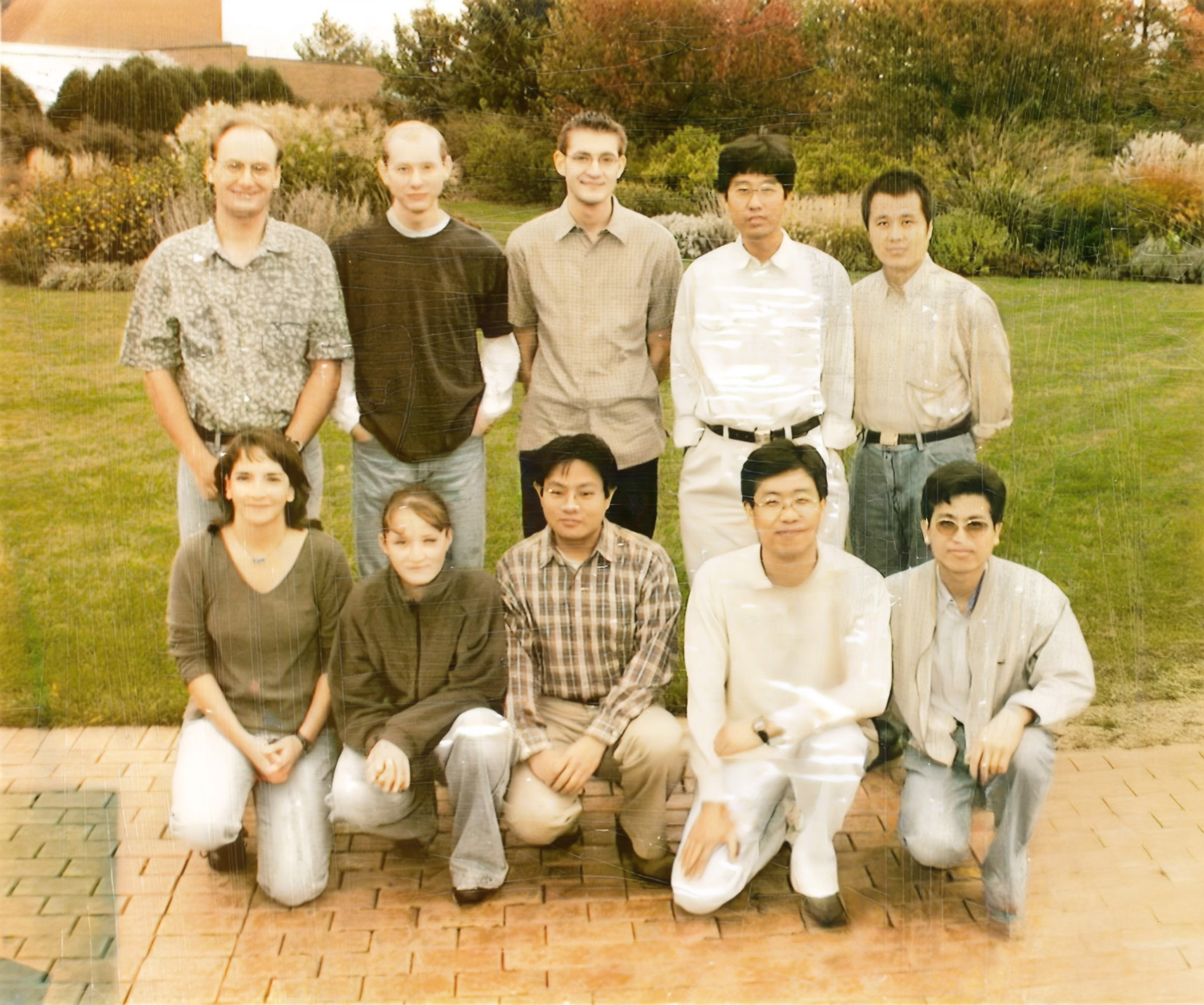 A group of 10 people