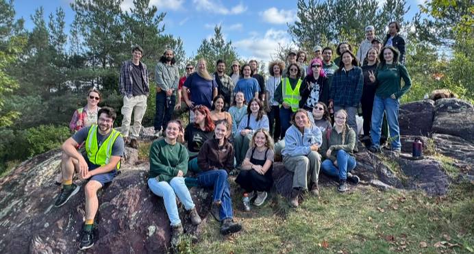 Earth and Envronmental Sciences Group out on a field trip.