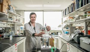 Image of Gemma Reguera in her lab