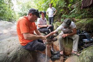 Image of scientists in the Costa Rican subduction zone